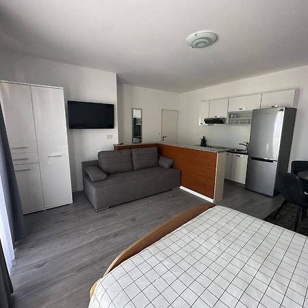 Apartments Villa Sunce Dugi Rat Exterior photo