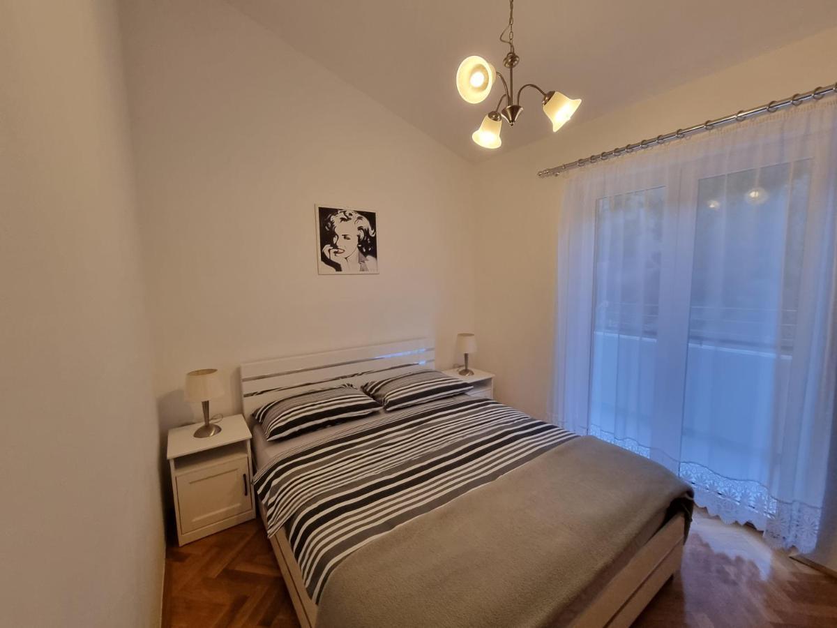 Apartments Villa Sunce Dugi Rat Exterior photo