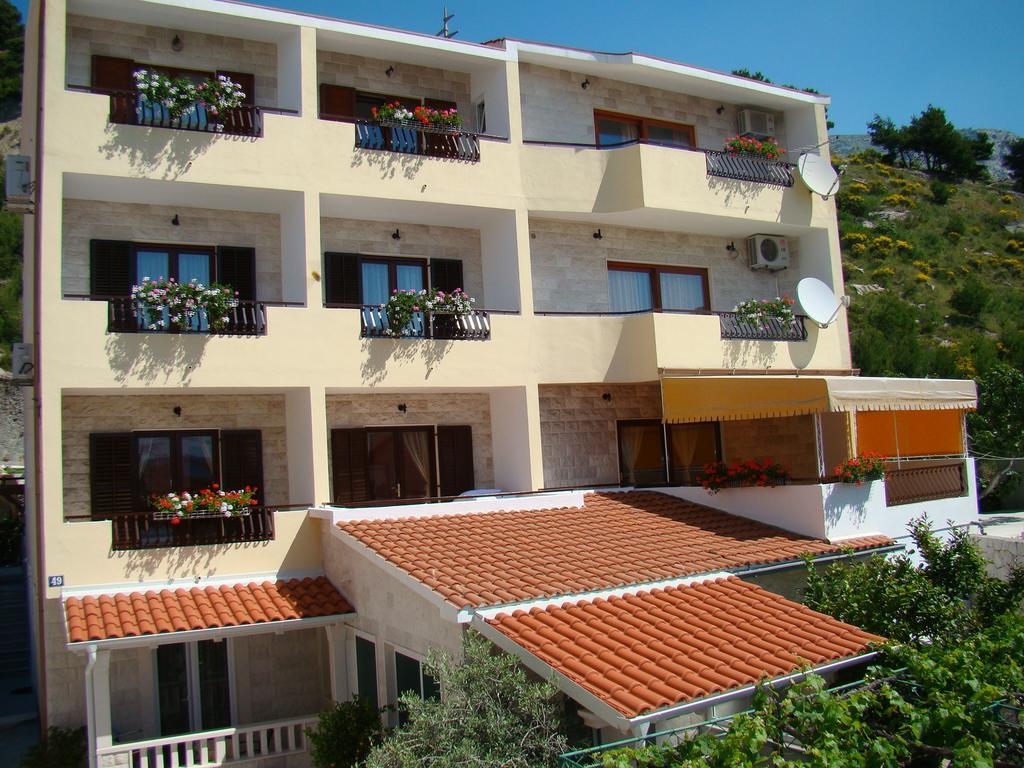 Apartments Villa Sunce Dugi Rat Exterior photo