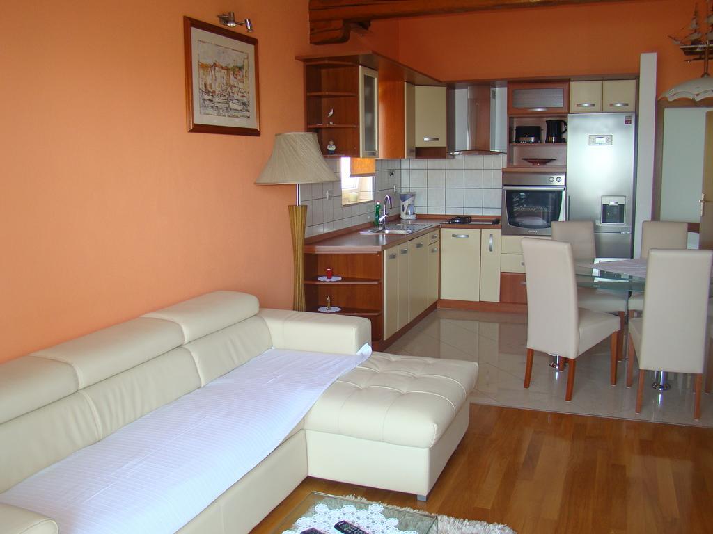 Apartments Villa Sunce Dugi Rat Room photo