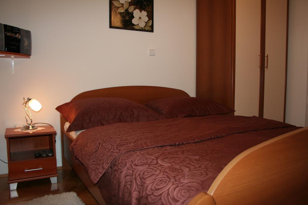 Apartments Villa Sunce Dugi Rat Room photo